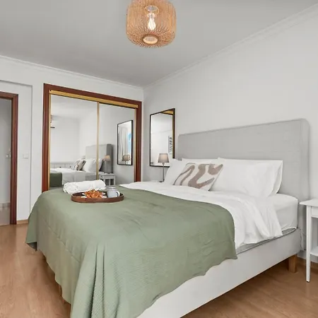Elegant Flat With Pool & Balcony By Hostwise Apartamento *