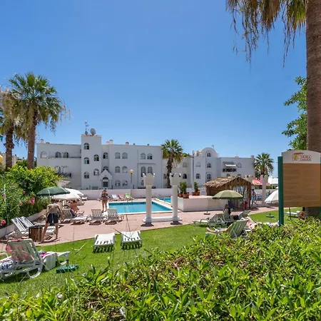 Elegant Flat With Pool & Balcony By Hostwise Apartmán *