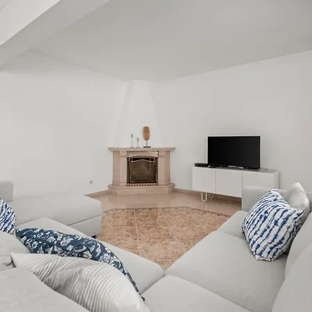 Elegant Flat With Pool & Balcony By Hostwise Tavira