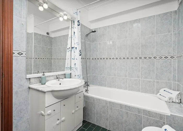 Elegant Flat With Pool & Balcony By Hostwise شقة