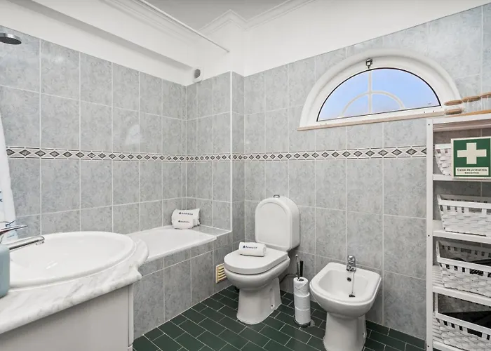 Elegant Flat With Pool & Balcony By Hostwise * تافيرا