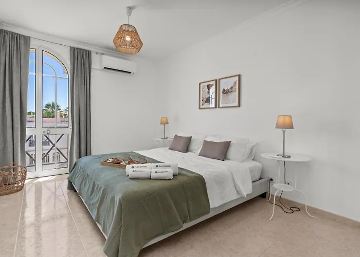 شقة Elegant Flat With Pool & Balcony By Hostwise تافيرا