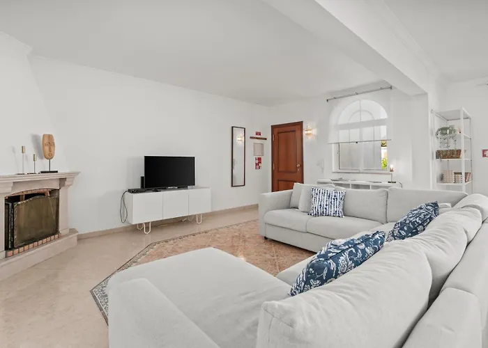 Elegant Flat With Pool & Balcony By Hostwise * تافيرا